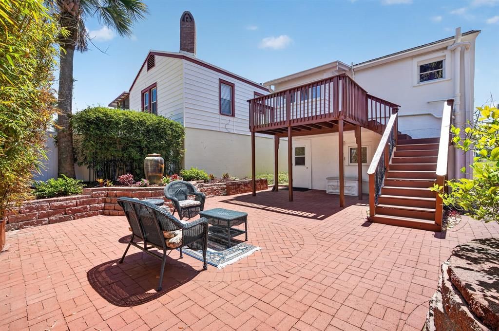 For Sale: $649,000 (6 beds, 4 baths, 3116 Square Feet)