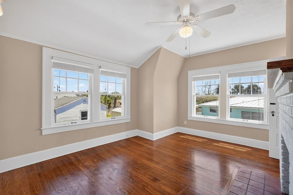 For Sale: $649,000 (6 beds, 4 baths, 3116 Square Feet)