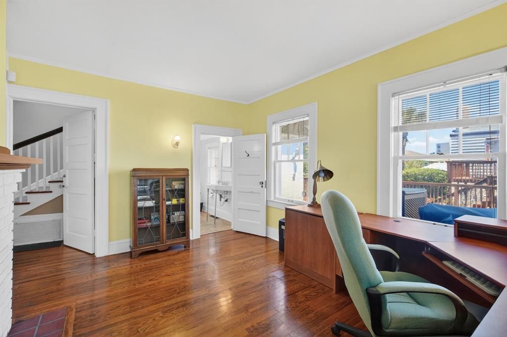 For Sale: $649,000 (6 beds, 4 baths, 3116 Square Feet)