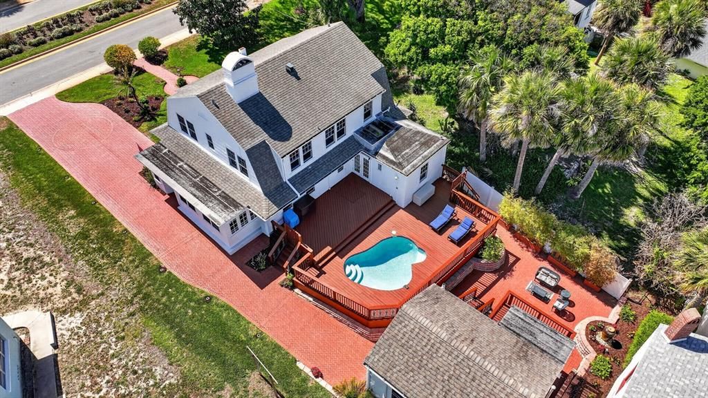 For Sale: $649,000 (6 beds, 4 baths, 3116 Square Feet)