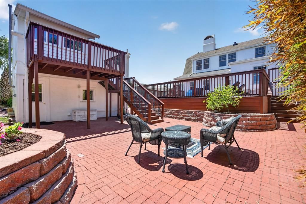 For Sale: $649,000 (6 beds, 4 baths, 3116 Square Feet)