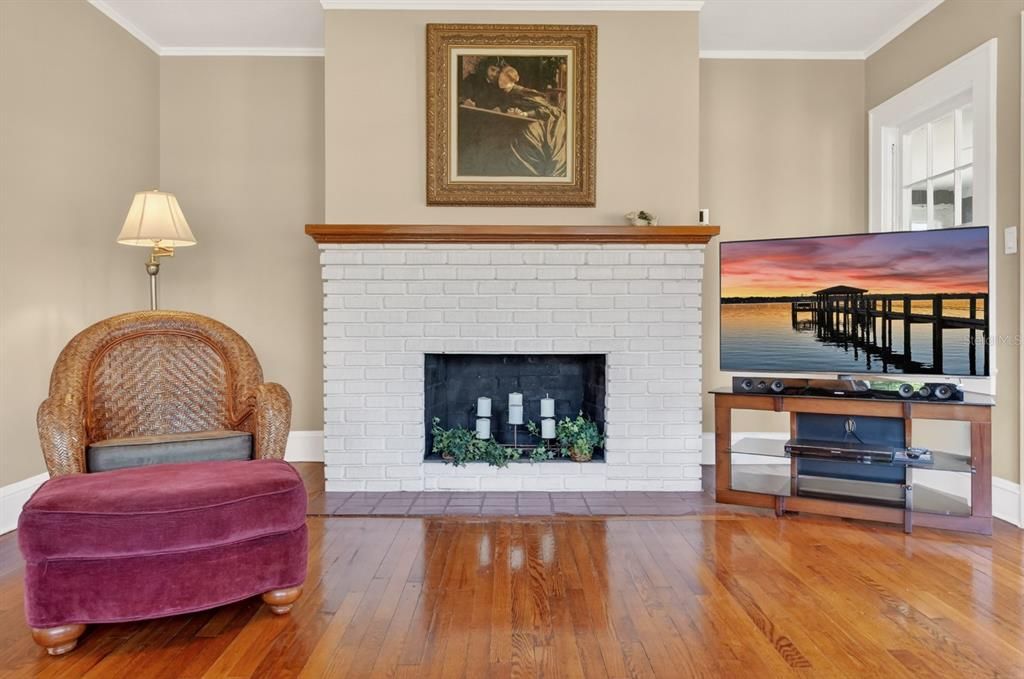 For Sale: $649,000 (6 beds, 4 baths, 3116 Square Feet)