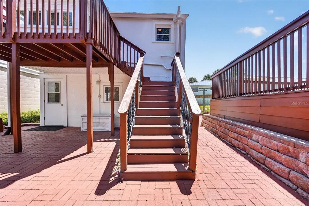 For Sale: $649,000 (6 beds, 4 baths, 3116 Square Feet)