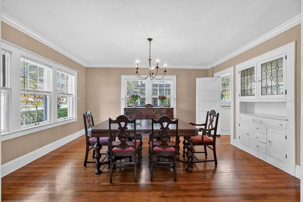 For Sale: $649,000 (6 beds, 4 baths, 3116 Square Feet)