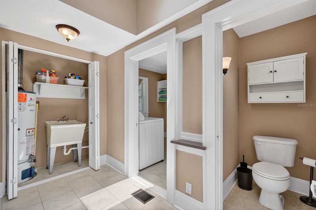For Sale: $649,000 (6 beds, 4 baths, 3116 Square Feet)