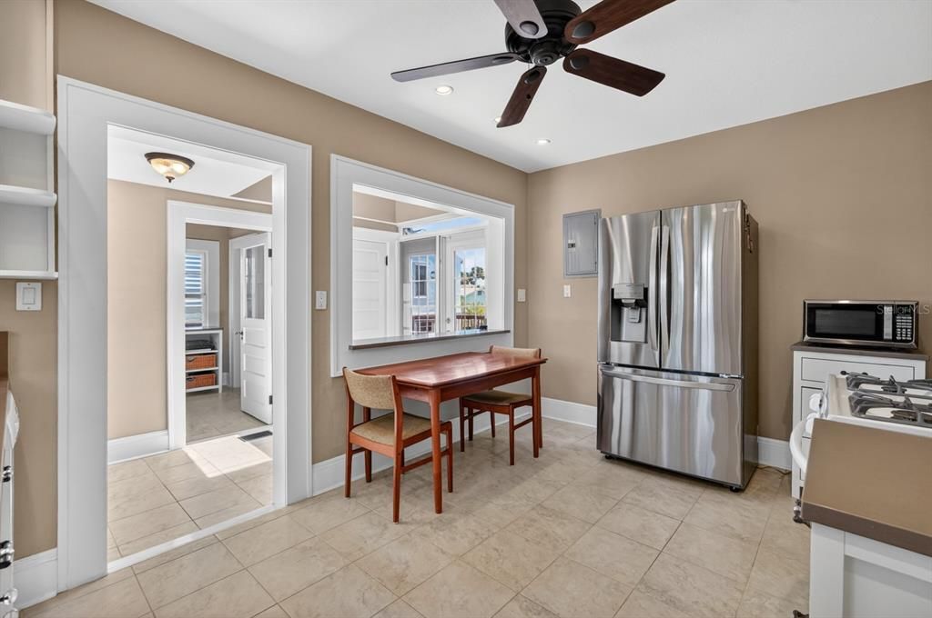 For Sale: $649,000 (6 beds, 4 baths, 3116 Square Feet)