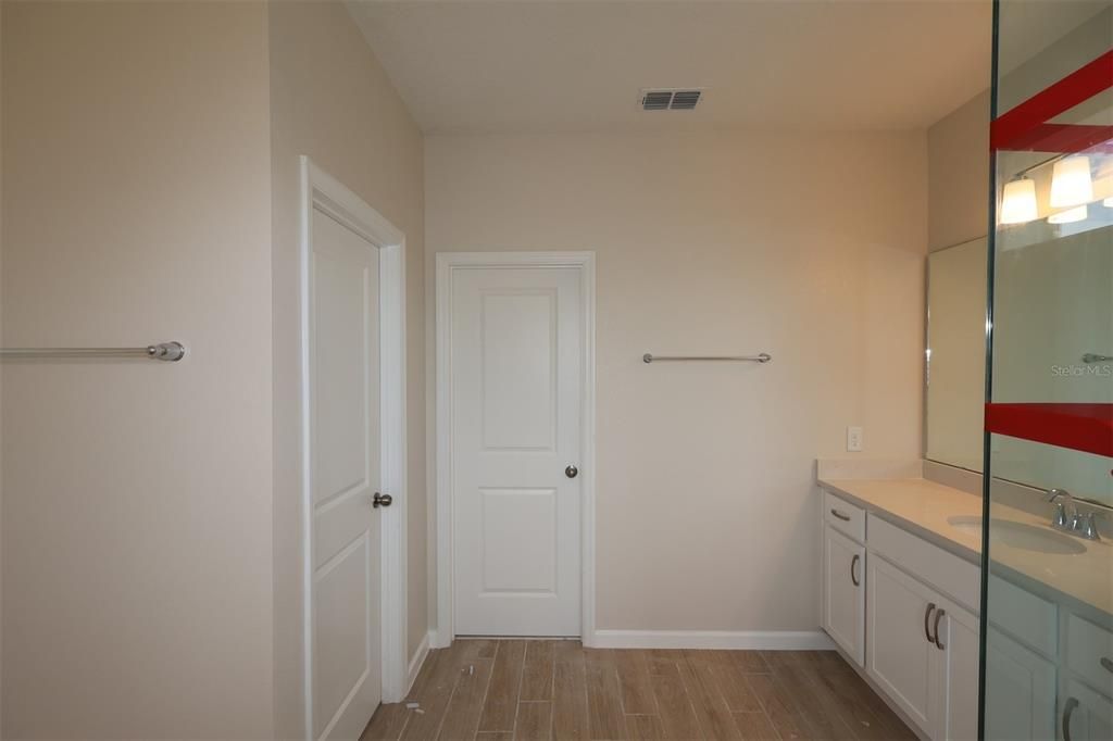 For Sale: $624,990 (5 beds, 5 baths, 3556 Square Feet)