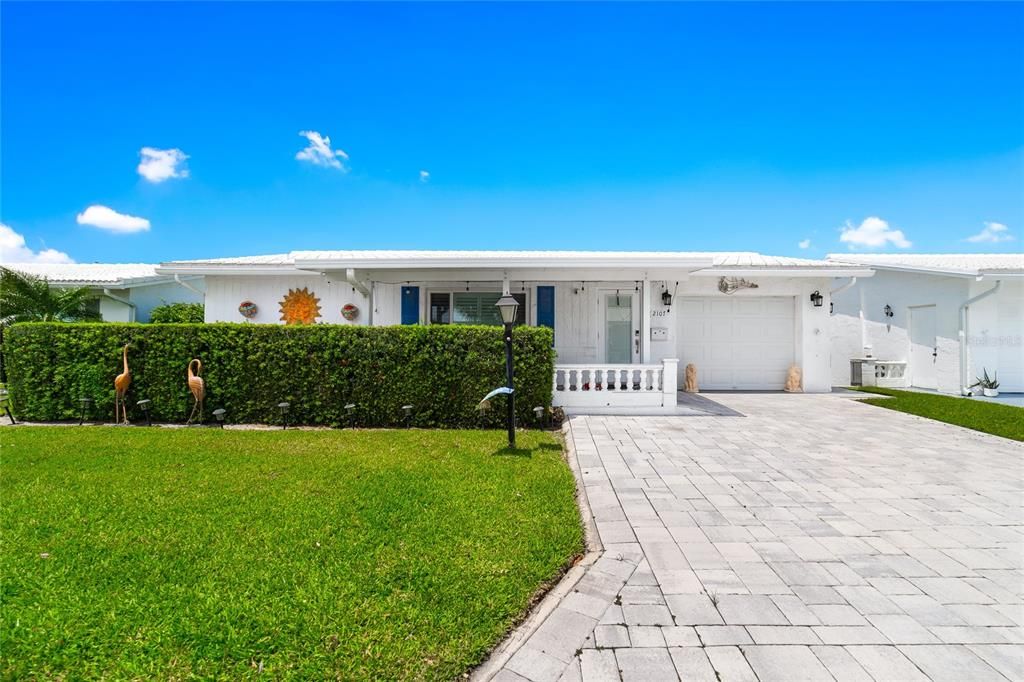 For Sale: $362,900 (2 beds, 2 baths, 1624 Square Feet)