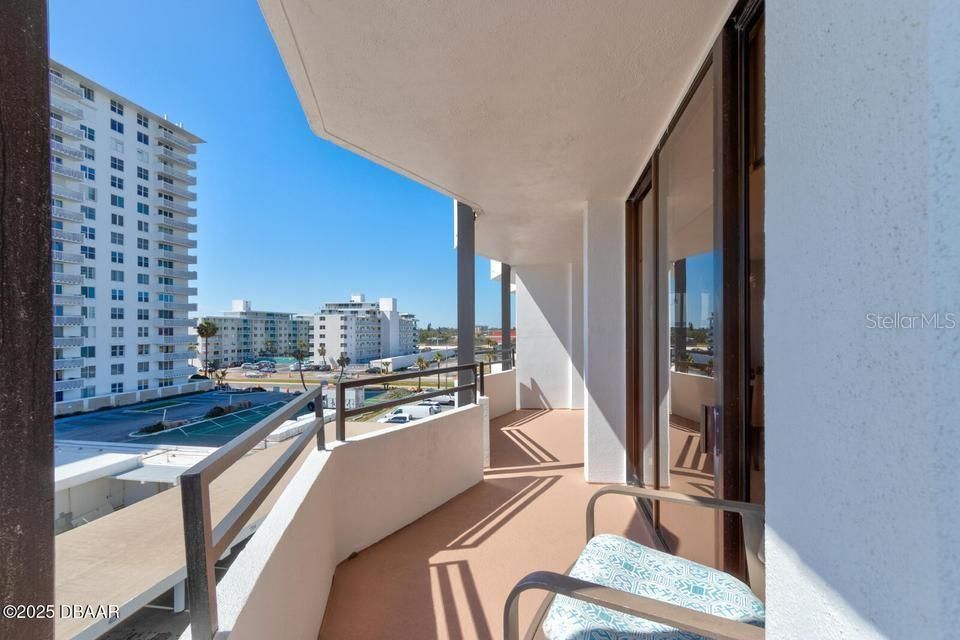 На продажу: $615,000 (2 спален, 2 ванн, 1350 Квадратных фут)