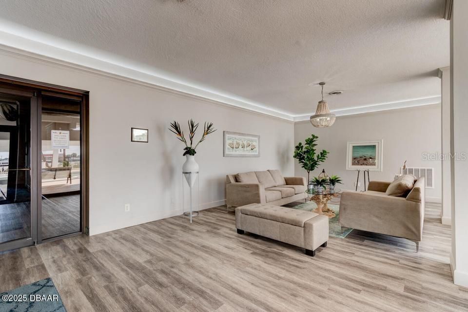 На продажу: $615,000 (2 спален, 2 ванн, 1350 Квадратных фут)