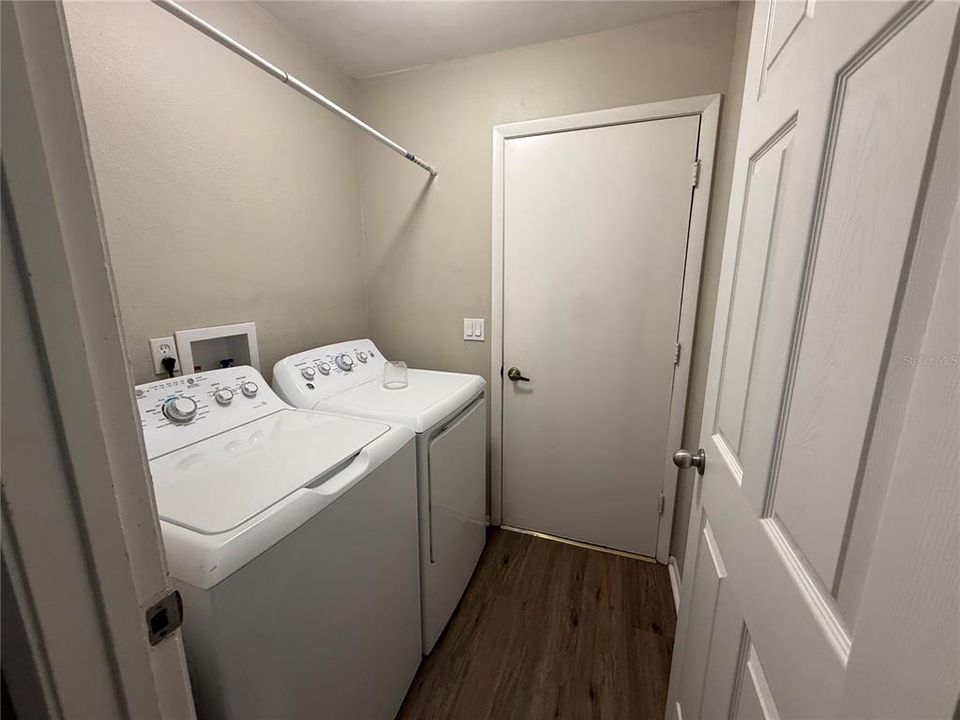 Activo con contrato: $318,000 (3 camas, 2 baños, 1684 Pies cuadrados)