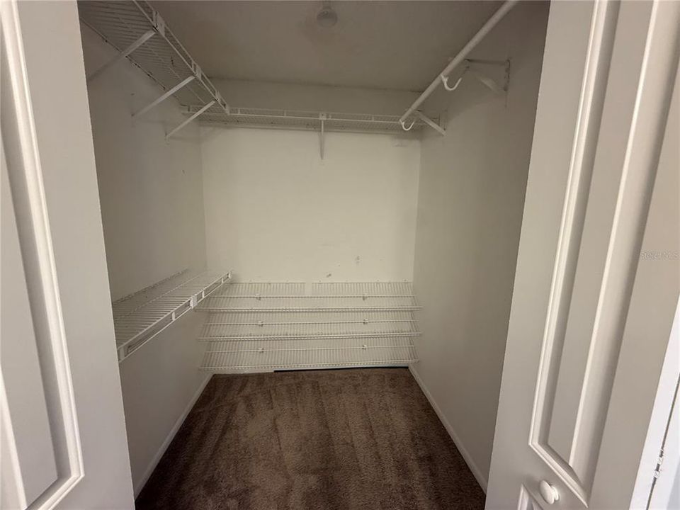 Activo con contrato: $318,000 (3 camas, 2 baños, 1684 Pies cuadrados)