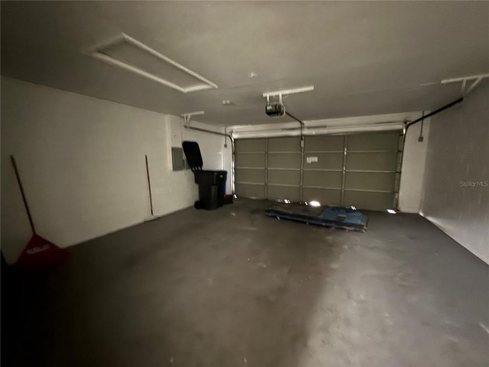 Activo con contrato: $318,000 (3 camas, 2 baños, 1684 Pies cuadrados)