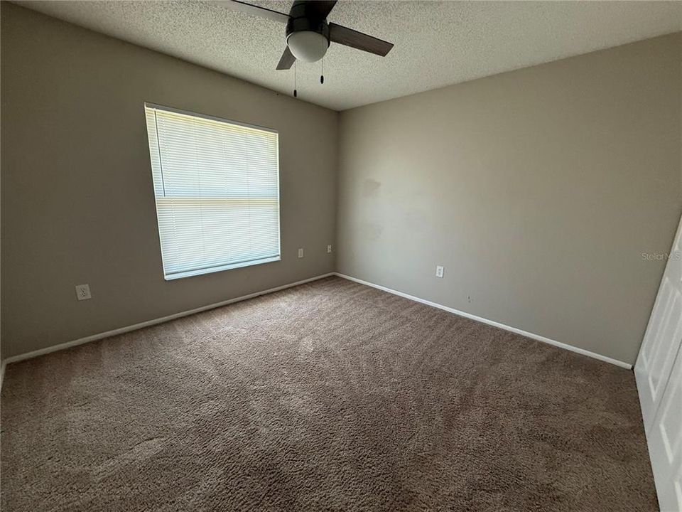 Activo con contrato: $318,000 (3 camas, 2 baños, 1684 Pies cuadrados)