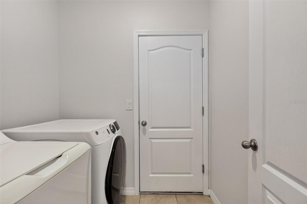 Active With Contract: $349,900 (3 beds, 2 baths, 1774 Square Feet)