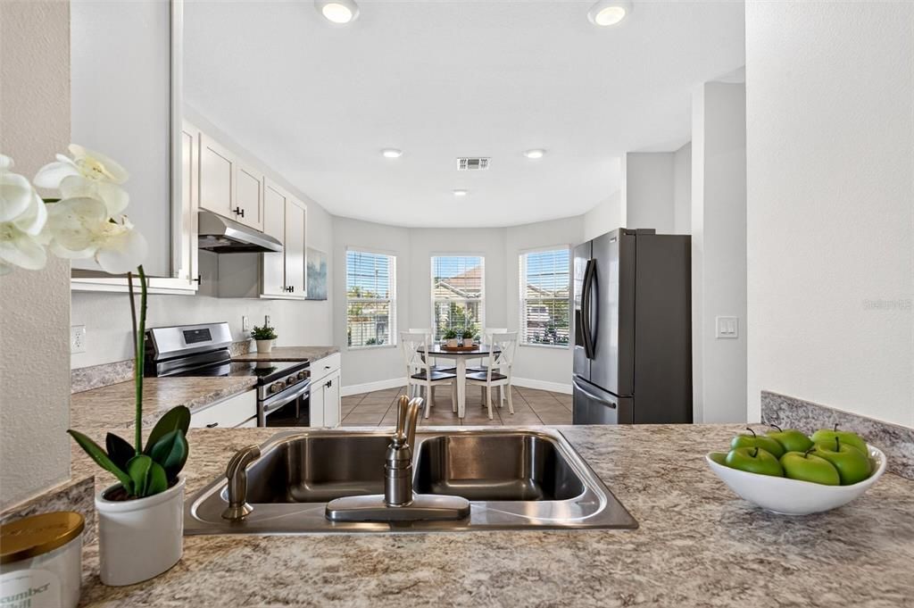 Active With Contract: $349,900 (3 beds, 2 baths, 1774 Square Feet)