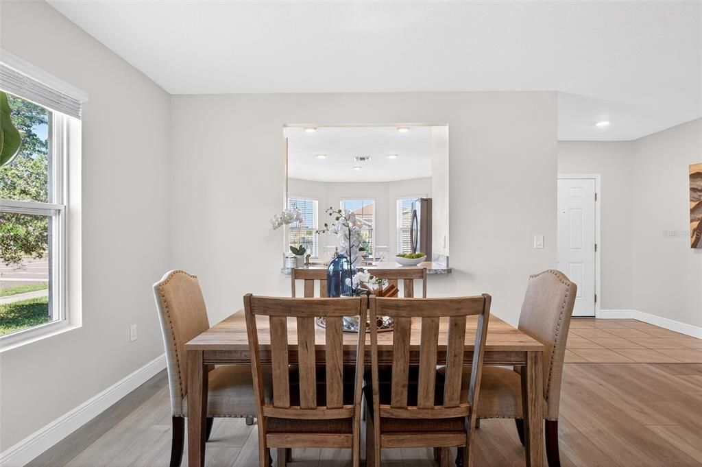 Active With Contract: $349,900 (3 beds, 2 baths, 1774 Square Feet)