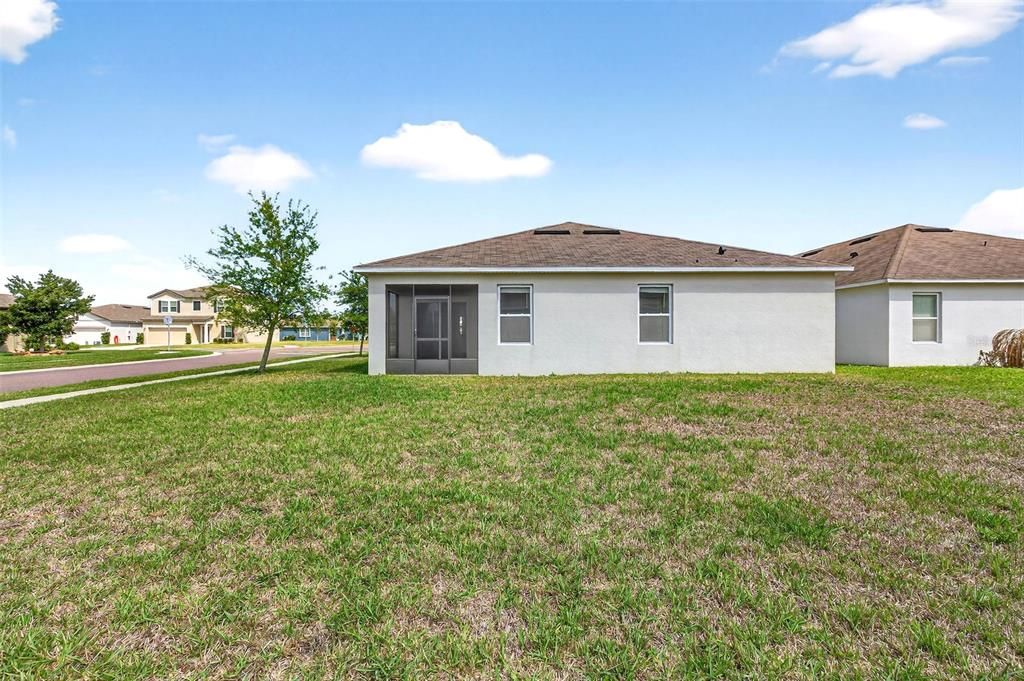 Active With Contract: $349,900 (3 beds, 2 baths, 1774 Square Feet)