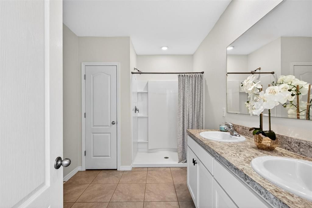 Active With Contract: $349,900 (3 beds, 2 baths, 1774 Square Feet)