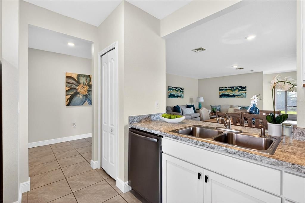 Active With Contract: $349,900 (3 beds, 2 baths, 1774 Square Feet)