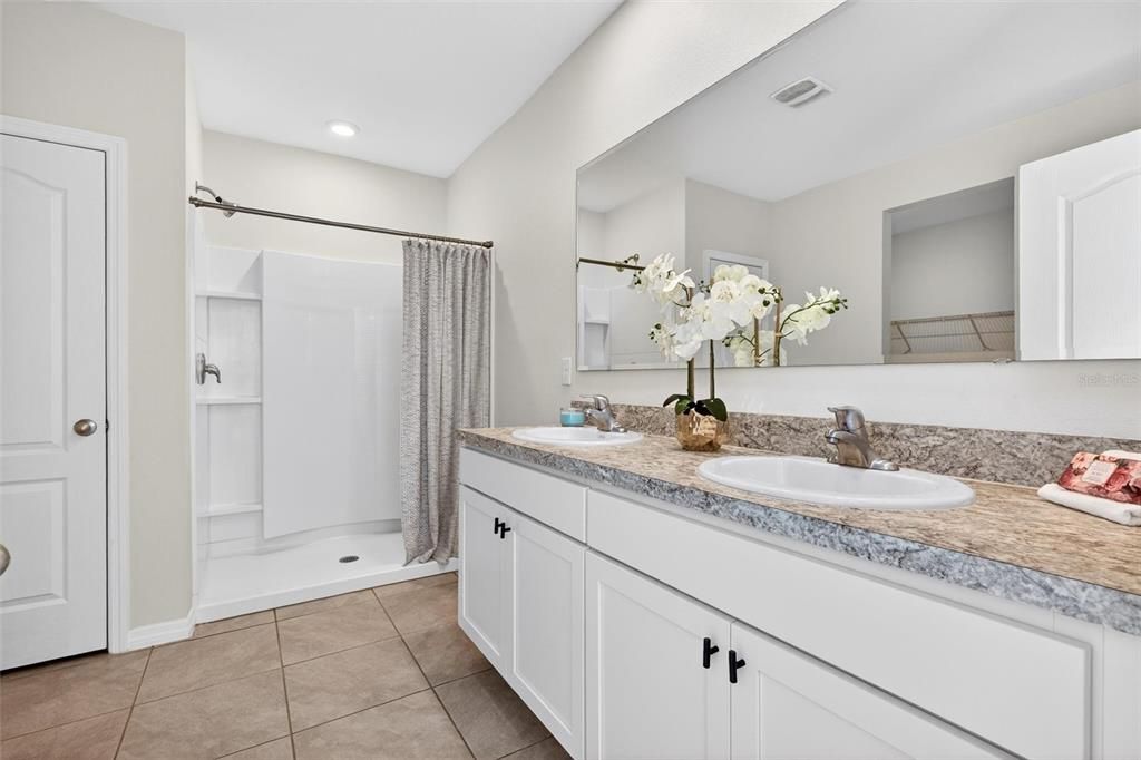 Active With Contract: $349,900 (3 beds, 2 baths, 1774 Square Feet)