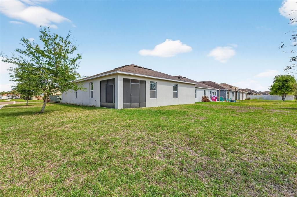 Active With Contract: $349,900 (3 beds, 2 baths, 1774 Square Feet)