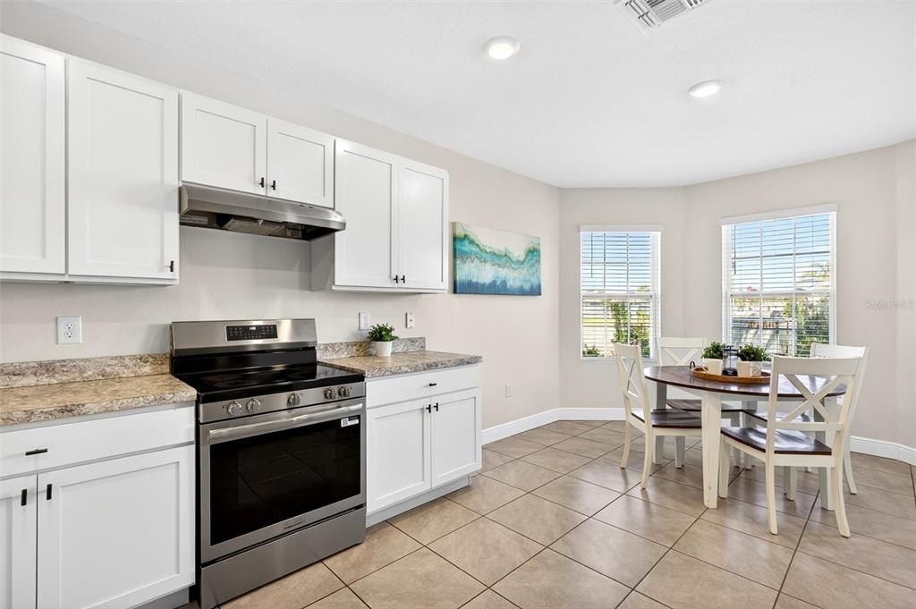 Active With Contract: $349,900 (3 beds, 2 baths, 1774 Square Feet)
