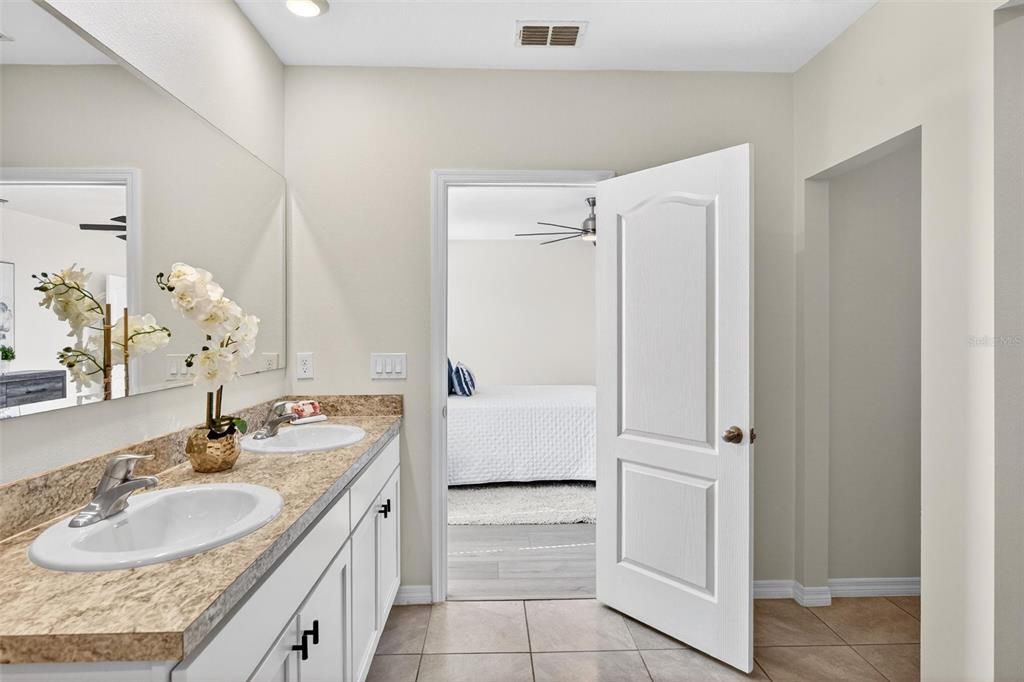 Active With Contract: $349,900 (3 beds, 2 baths, 1774 Square Feet)