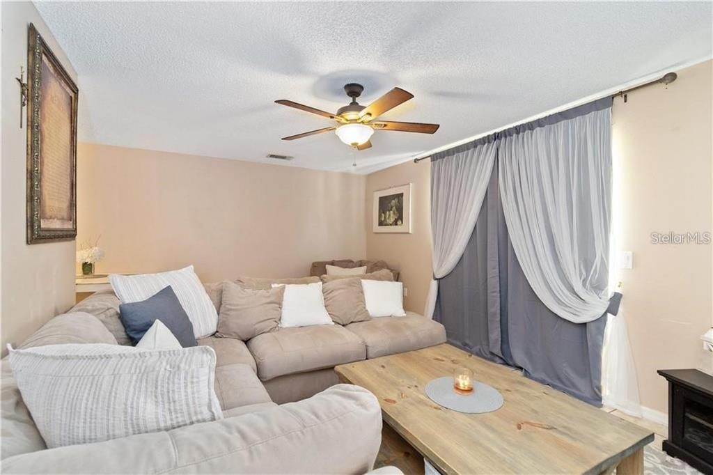 En Venta: $210,000 (3 camas, 2 baños, 1223 Pies cuadrados)