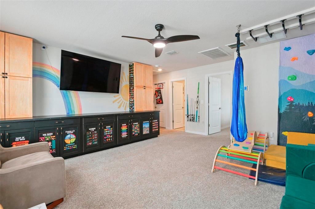 For Sale: $394,000 (4 beds, 2 baths, 2234 Square Feet)