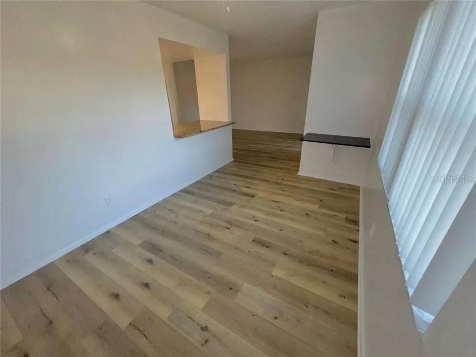 На продажу: $174,900 (2 спален, 2 ванн, 905 Квадратных фут)