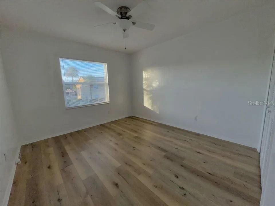 На продажу: $174,900 (2 спален, 2 ванн, 905 Квадратных фут)