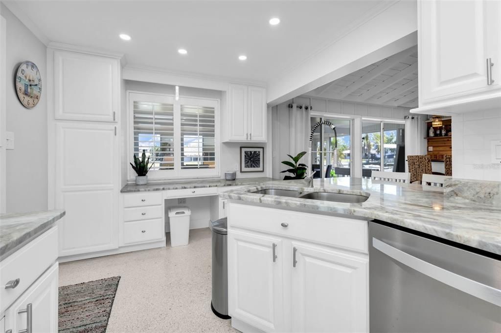 For Sale: $585,000 (2 beds, 2 baths, 1766 Square Feet)