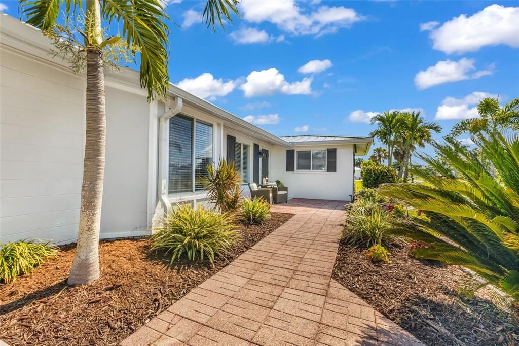 For Sale: $585,000 (2 beds, 2 baths, 1766 Square Feet)