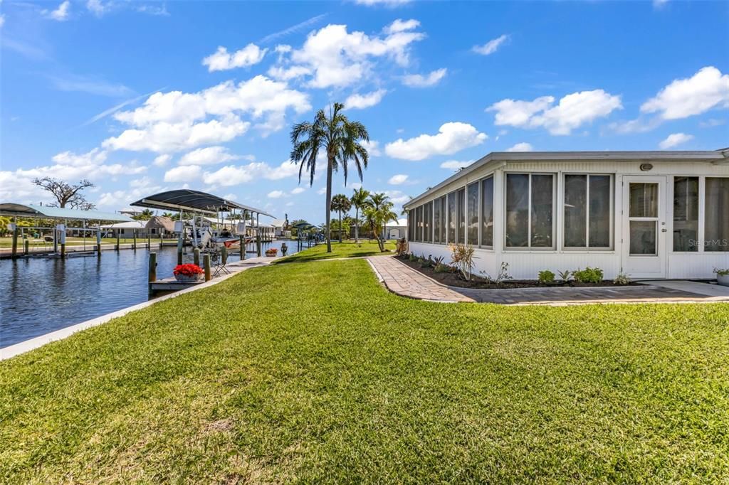 For Sale: $585,000 (2 beds, 2 baths, 1766 Square Feet)