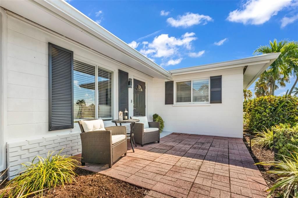 For Sale: $585,000 (2 beds, 2 baths, 1766 Square Feet)