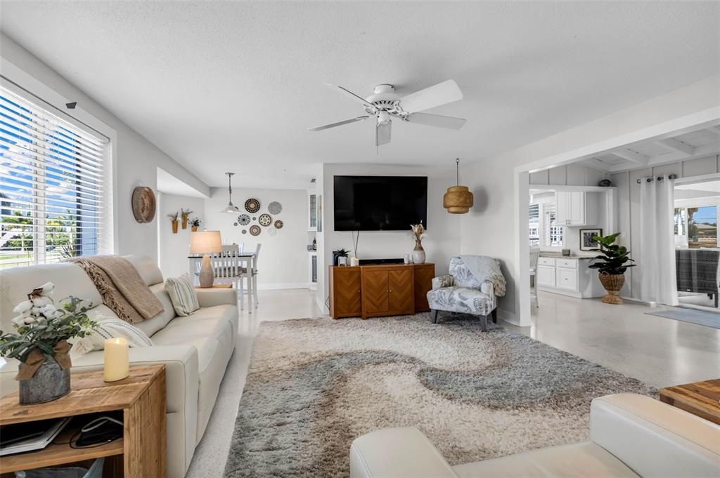 For Sale: $585,000 (2 beds, 2 baths, 1766 Square Feet)