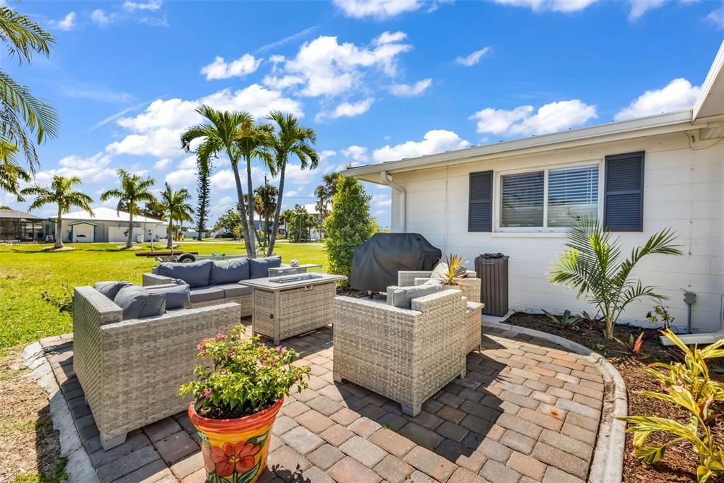 For Sale: $585,000 (2 beds, 2 baths, 1766 Square Feet)