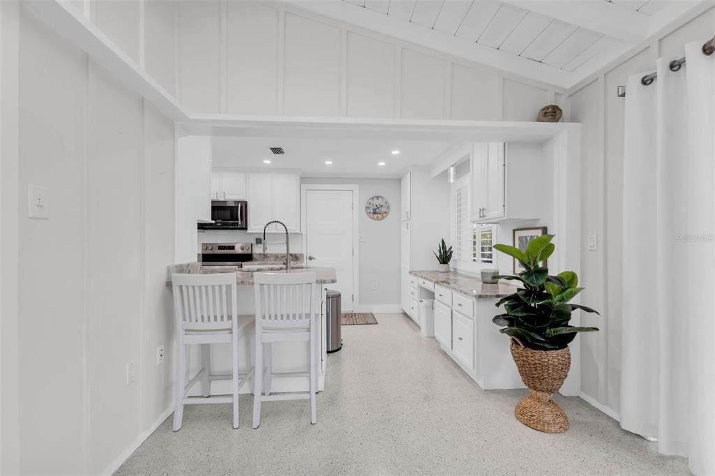 For Sale: $585,000 (2 beds, 2 baths, 1766 Square Feet)