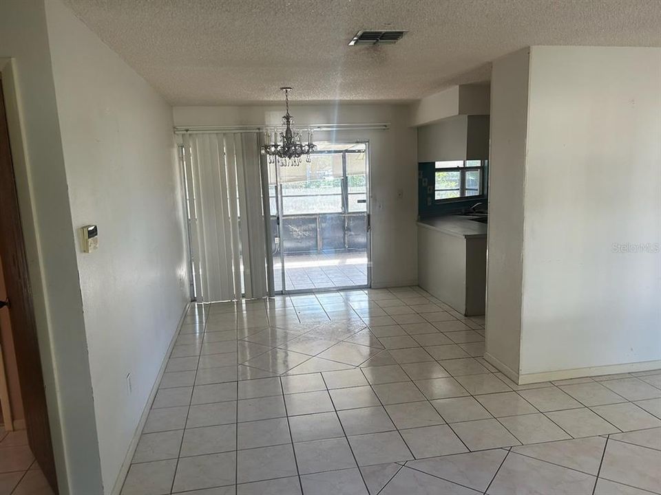En Venta: $250,000 (3 camas, 2 baños, 1379 Pies cuadrados)