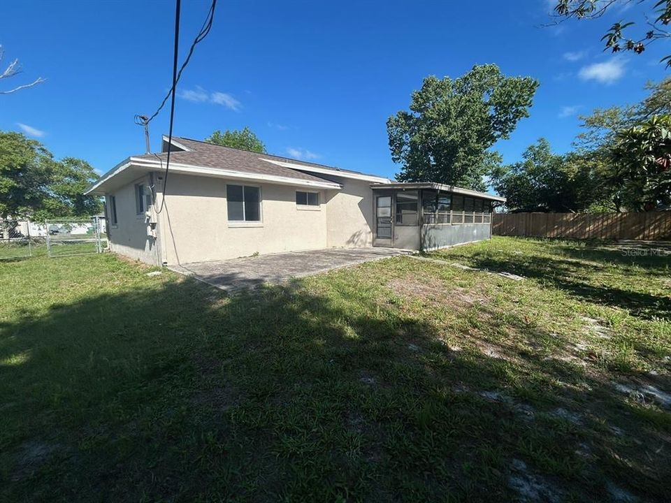 En Venta: $250,000 (3 camas, 2 baños, 1379 Pies cuadrados)