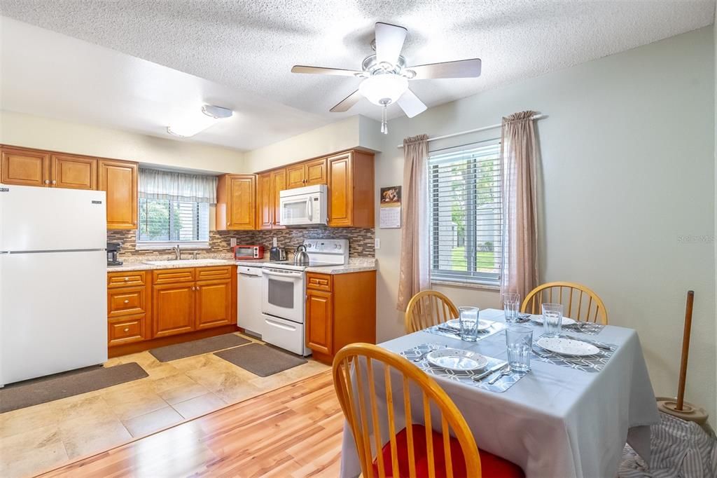 For Sale: $148,000 (2 beds, 1 baths, 1020 Square Feet)
