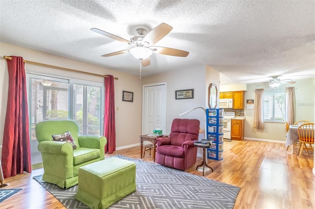 For Sale: $148,000 (2 beds, 1 baths, 1020 Square Feet)