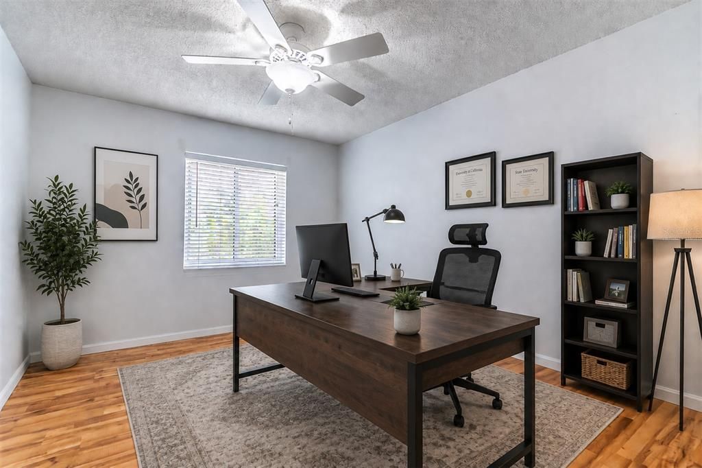 For Sale: $148,000 (2 beds, 1 baths, 1020 Square Feet)