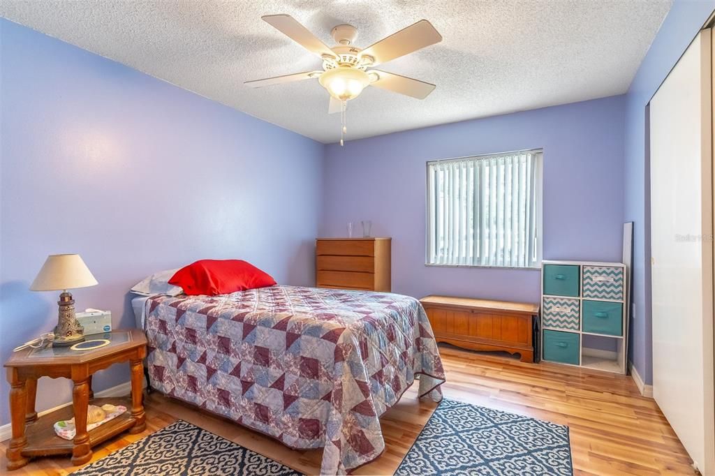 For Sale: $148,000 (2 beds, 1 baths, 1020 Square Feet)