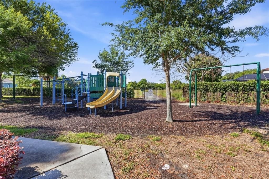 Active With Contract: $389,000 (4 beds, 3 baths, 2427 Square Feet)