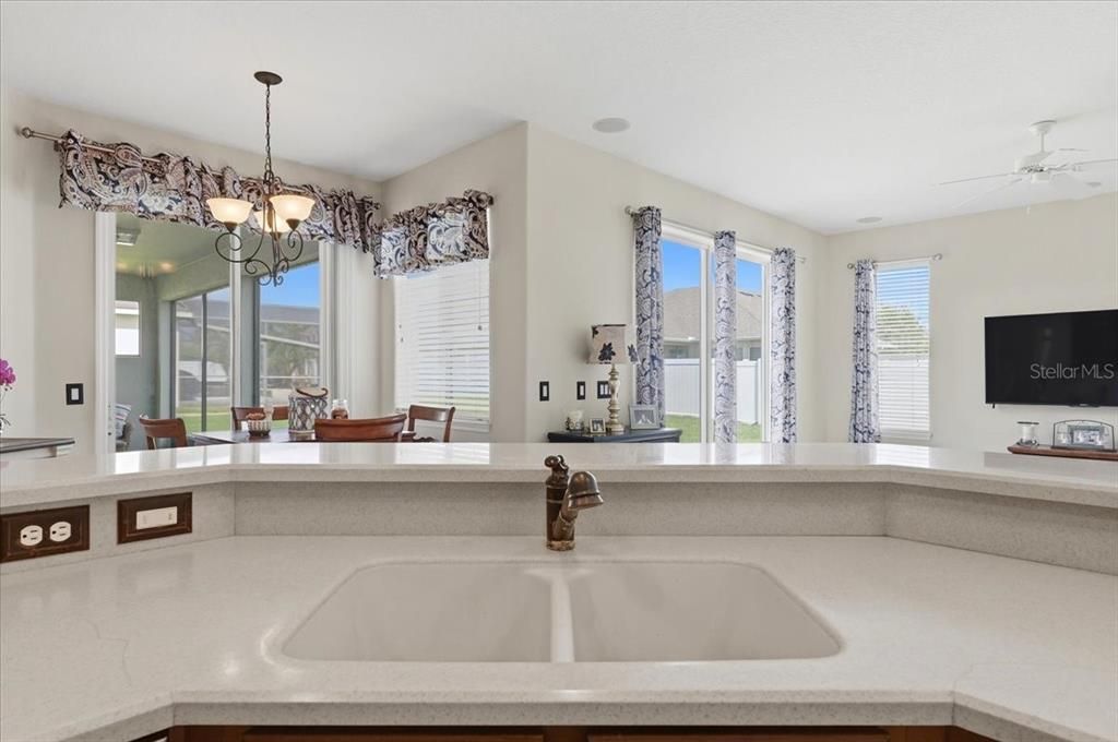 Active With Contract: $389,000 (4 beds, 3 baths, 2427 Square Feet)