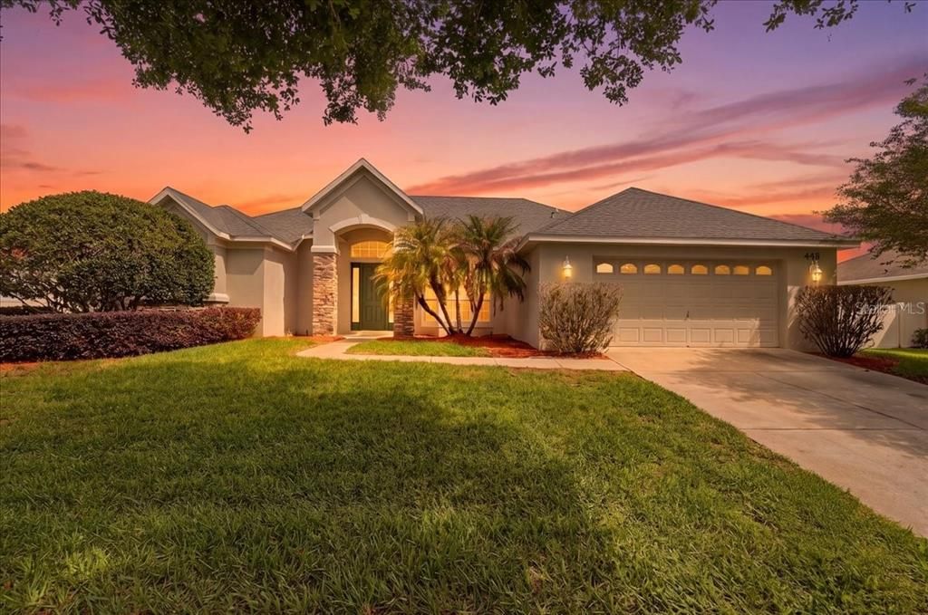 Active With Contract: $389,000 (4 beds, 3 baths, 2427 Square Feet)