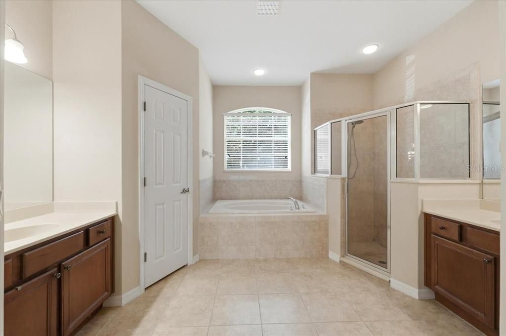 Active With Contract: $389,000 (4 beds, 3 baths, 2427 Square Feet)