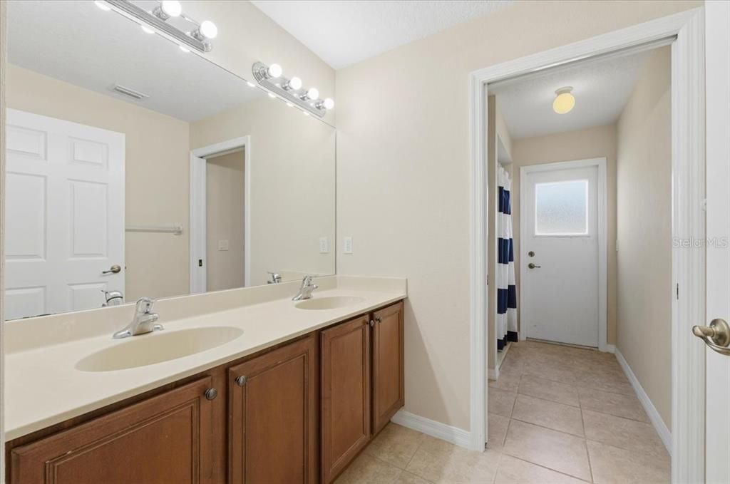 Active With Contract: $389,000 (4 beds, 3 baths, 2427 Square Feet)